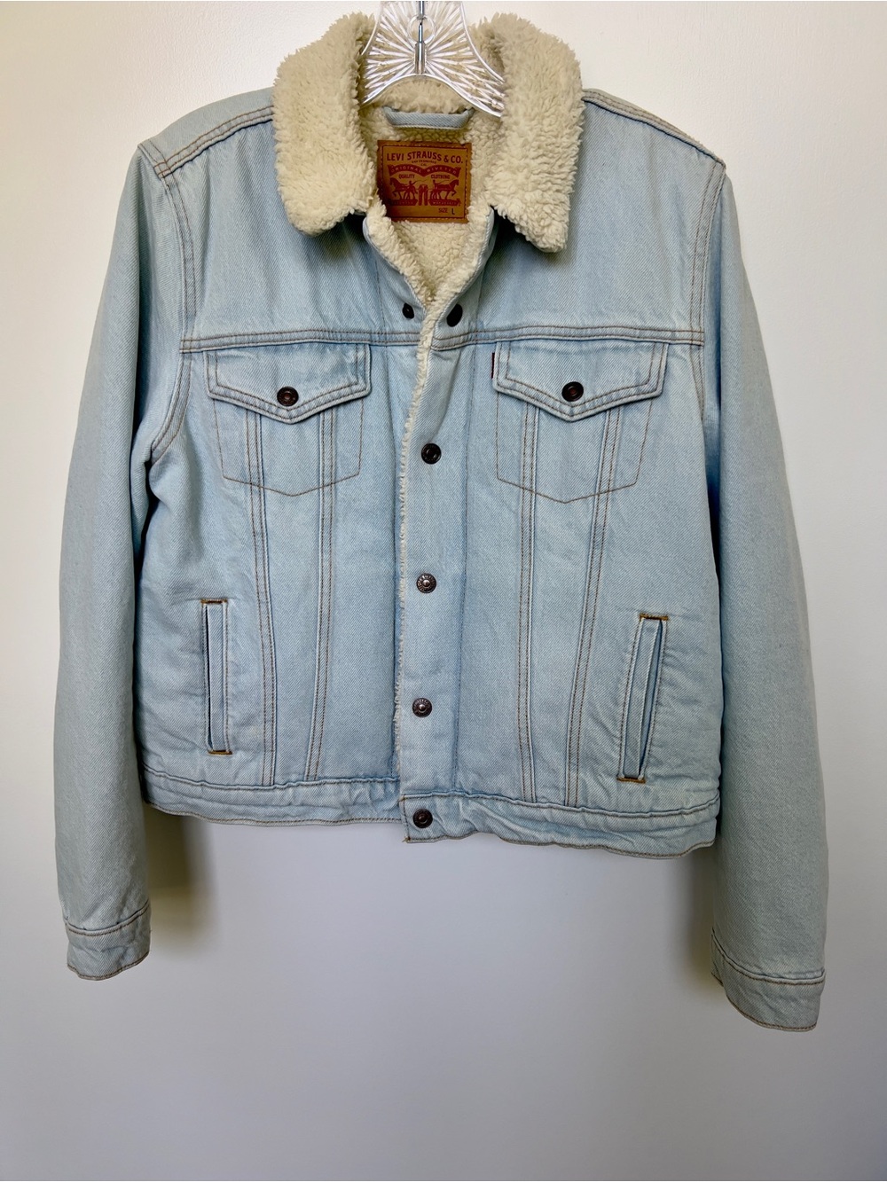 Levi's Light Blue Denim Jacket with Cream Sherpa Collar - Picture 4 of 7